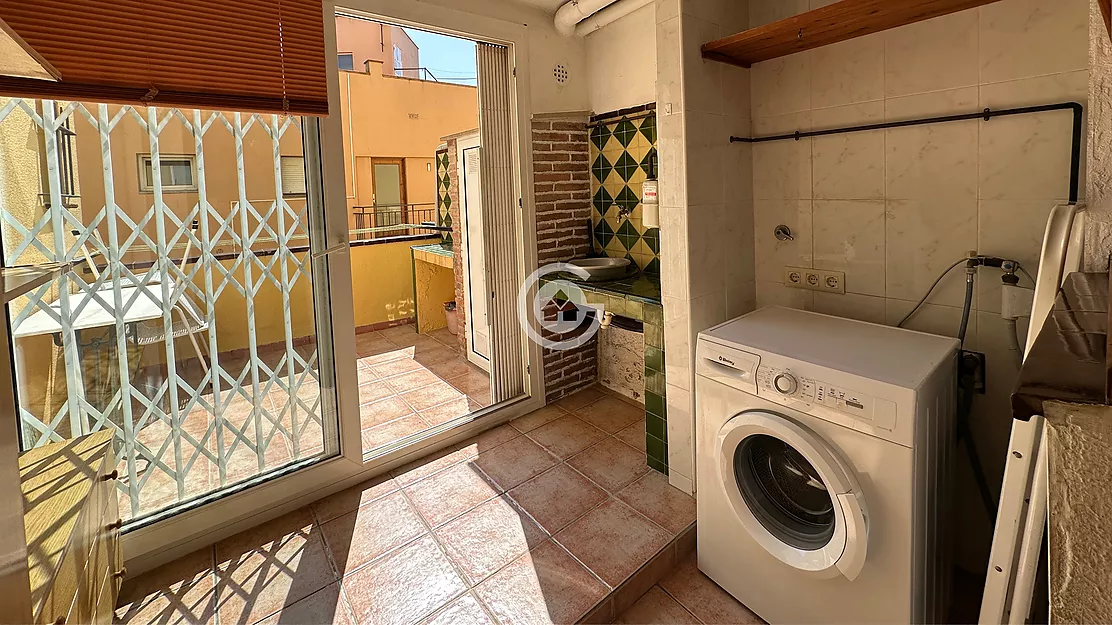 Piso de 3 habitaciones en venta con garaje, en una zona tranquila de Palafrugell