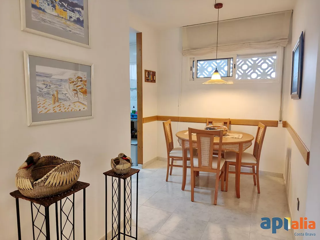 Cozy ground-floor apartment with private terrace, communal pool, parking and storage room in Mas Barceló, Calonge
