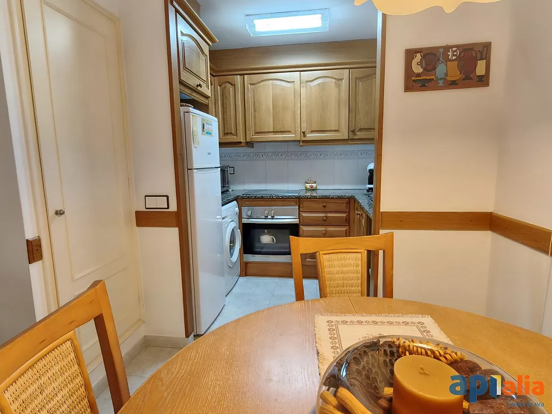 Cozy ground-floor apartment with private terrace, communal pool, parking and storage room in Mas Barceló, Calonge
