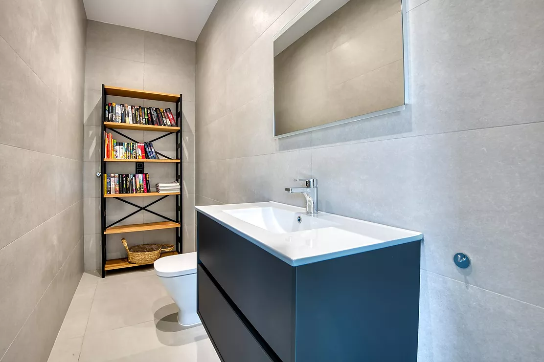 Contemporary villa with pool and parking in Calonge