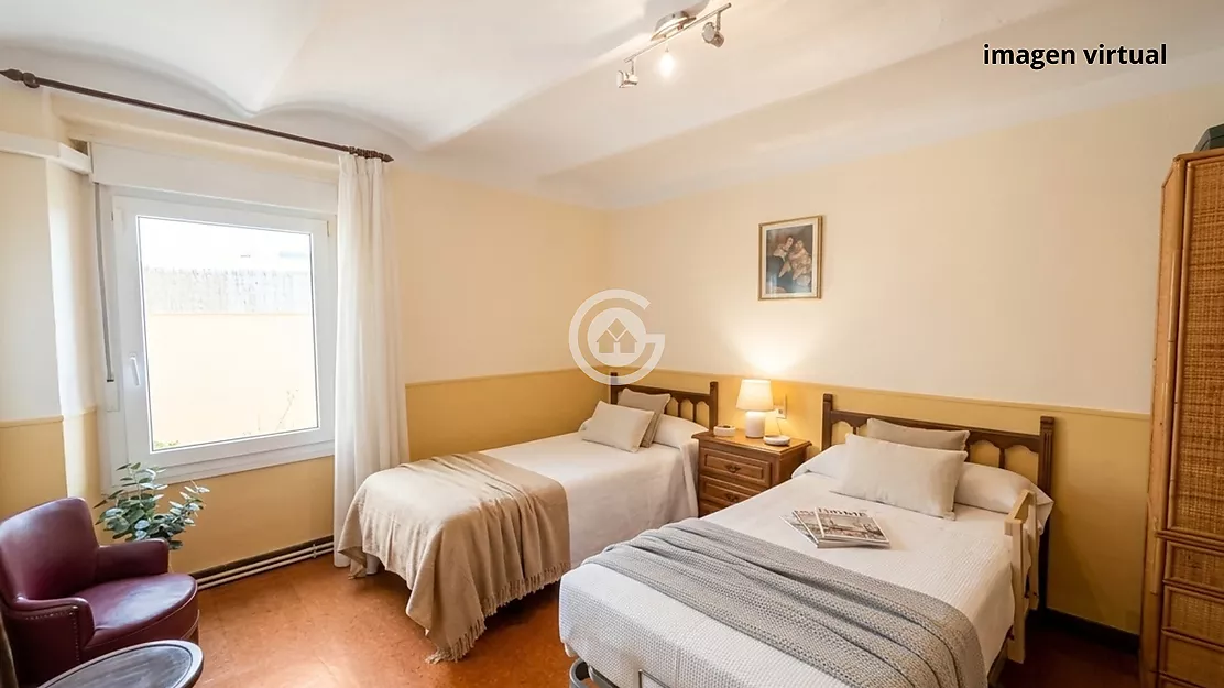 Casa de pueblo con patios y garaje cerca del centro de Palafrugell
