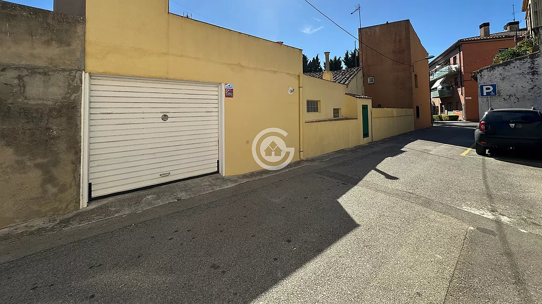 Casa de pueblo con patios y garaje cerca del centro de Palafrugell
