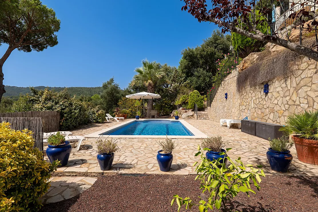 Detached Villa with Pool and Panoramic Mountain Views in Calonge