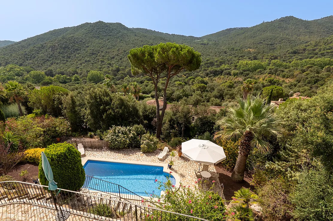 Detached Villa with Pool and Panoramic Mountain Views in Calonge