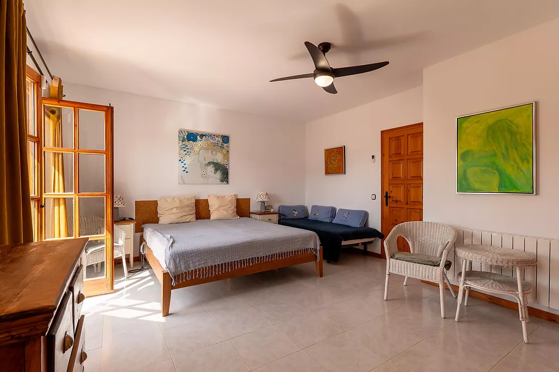 Detached Villa with Pool and Panoramic Mountain Views in Calonge
