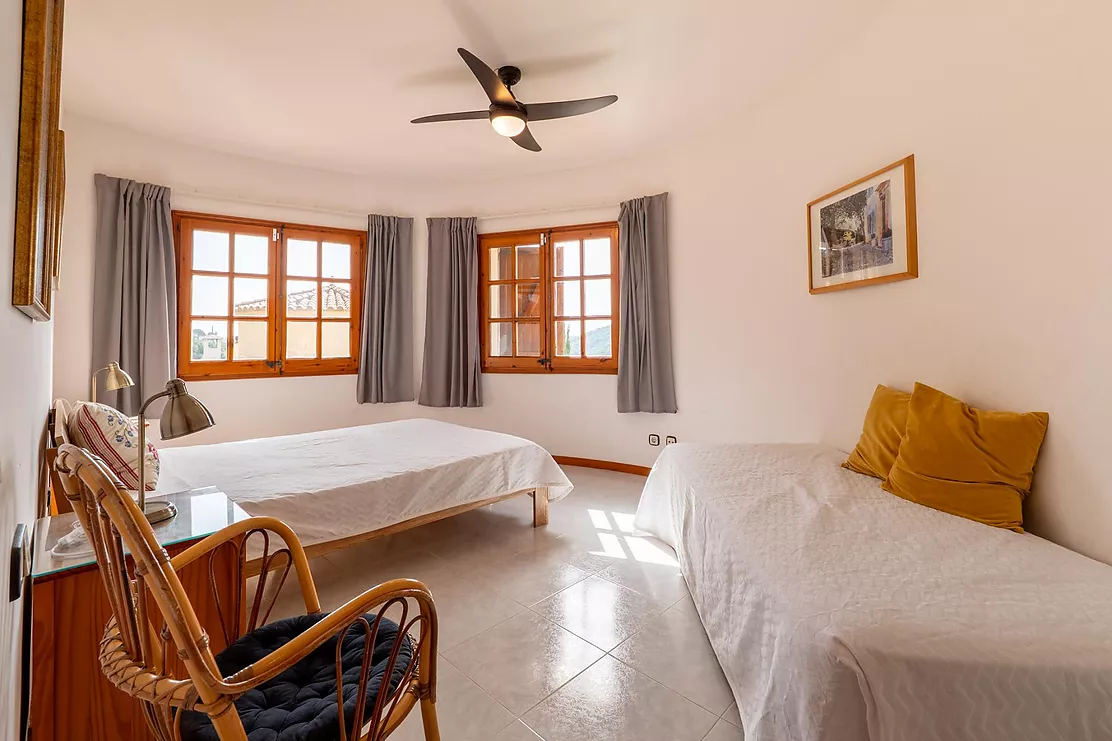 Detached Villa with Pool and Panoramic Mountain Views in Calonge