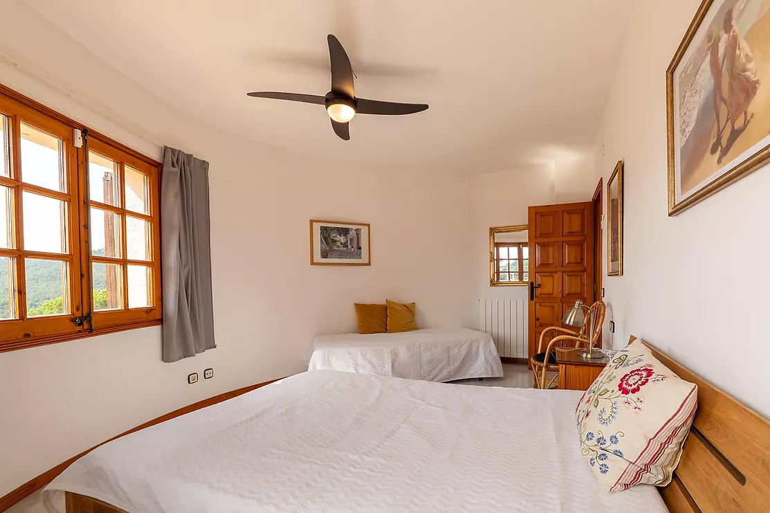 Detached Villa with Pool and Panoramic Mountain Views in Calonge
