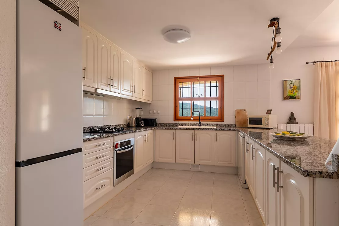 Detached Villa with Pool and Panoramic Mountain Views in Calonge