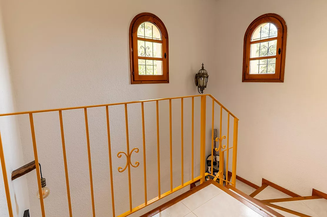 Detached Villa with Pool and Panoramic Mountain Views in Calonge