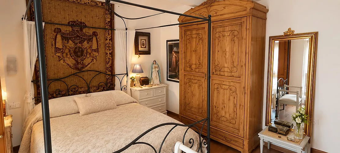 A HOUSE WITH HISTORY AND SOUL IN THE HEART OF CALONGE