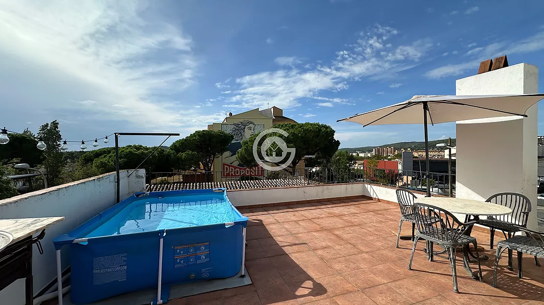 SPACIOUS 6-BEDROOM HOUSE WITH 2 BATHROOMS, GARAGE AND TERRACE IN PALAFRUGELL