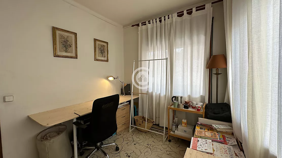 SPACIOUS 6-BEDROOM HOUSE WITH 2 BATHROOMS, GARAGE AND TERRACE IN PALAFRUGELL