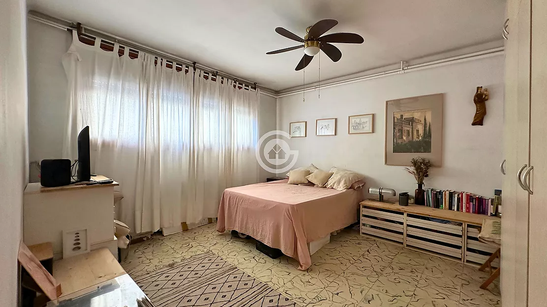 SPACIOUS 6-BEDROOM HOUSE WITH 2 BATHROOMS, GARAGE AND TERRACE IN PALAFRUGELL