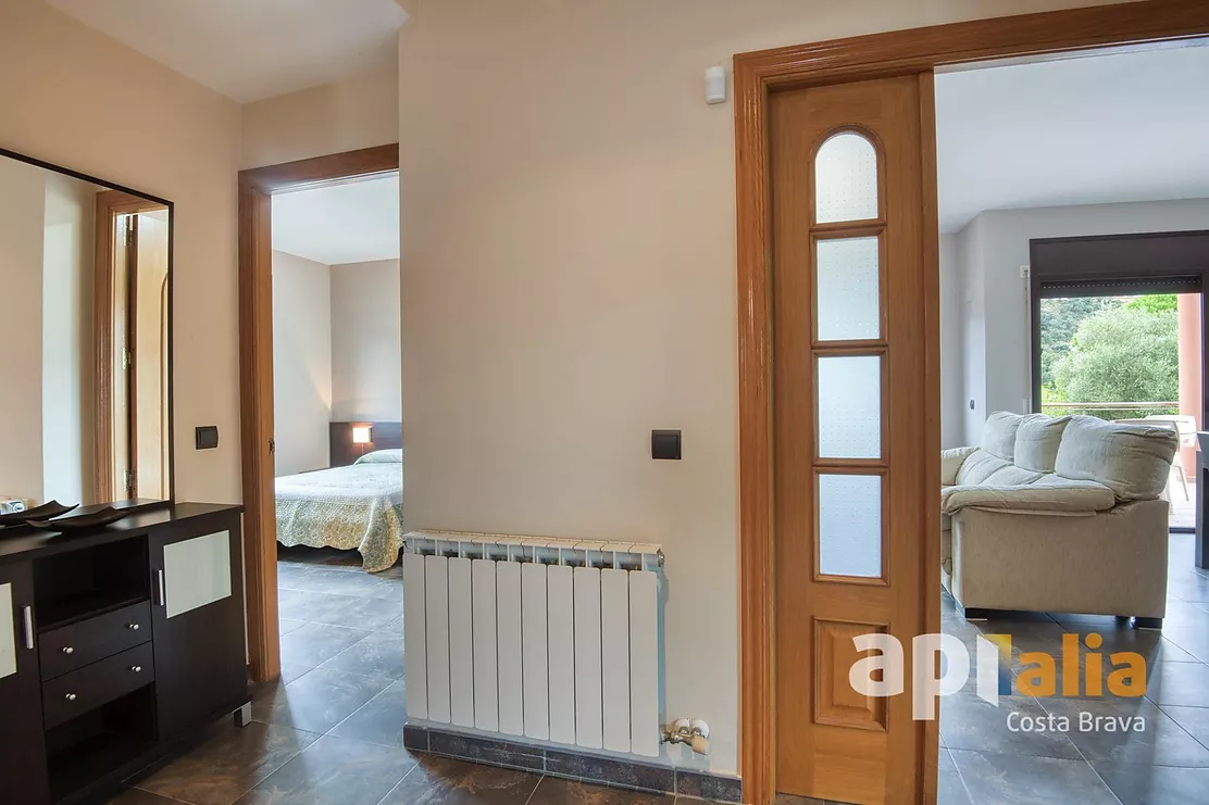 Spacious Villa with Pool, 6 Bedrooms and Large Garage in Calonge