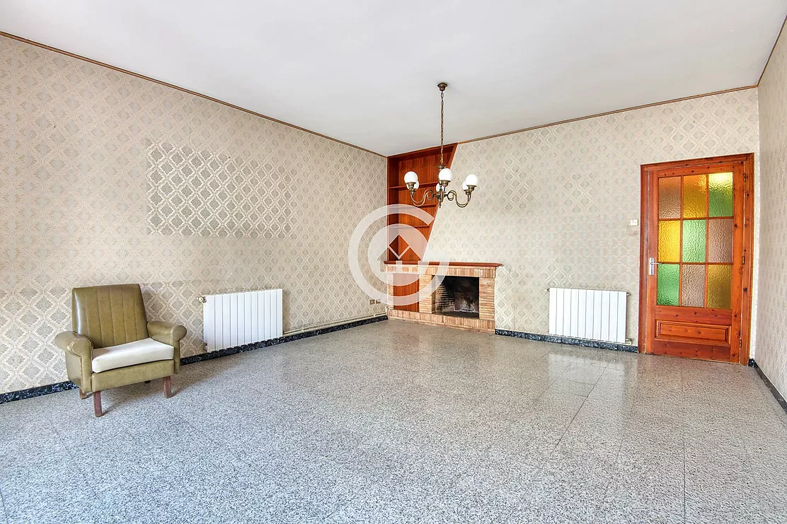 TOWNHOUSE WITH COMMERCIAL PREMISES IN THE CENTRE OF PALAFRUGELL A PROJECT WITH ENDLESS POSSIBILITIES