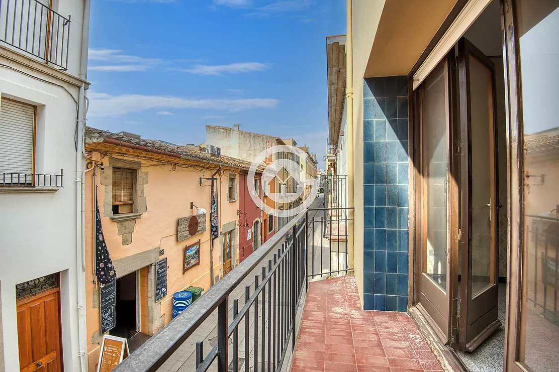 TOWNHOUSE WITH COMMERCIAL PREMISES IN THE CENTRE OF PALAFRUGELL A PROJECT WITH ENDLESS POSSIBILITIES