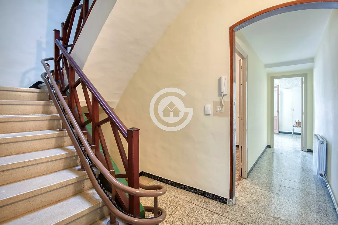 TOWNHOUSE WITH COMMERCIAL PREMISES IN THE CENTRE OF PALAFRUGELL A PROJECT WITH ENDLESS POSSIBILITIES