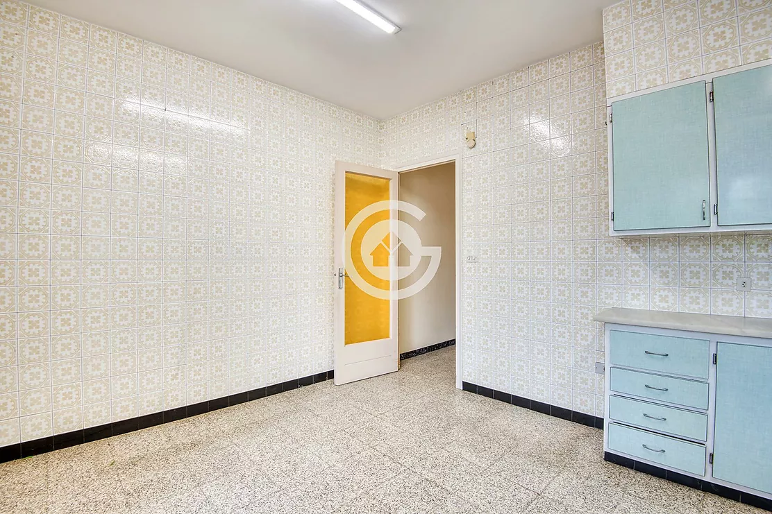 TOWNHOUSE WITH COMMERCIAL PREMISES IN THE CENTRE OF PALAFRUGELL A PROJECT WITH ENDLESS POSSIBILITIES