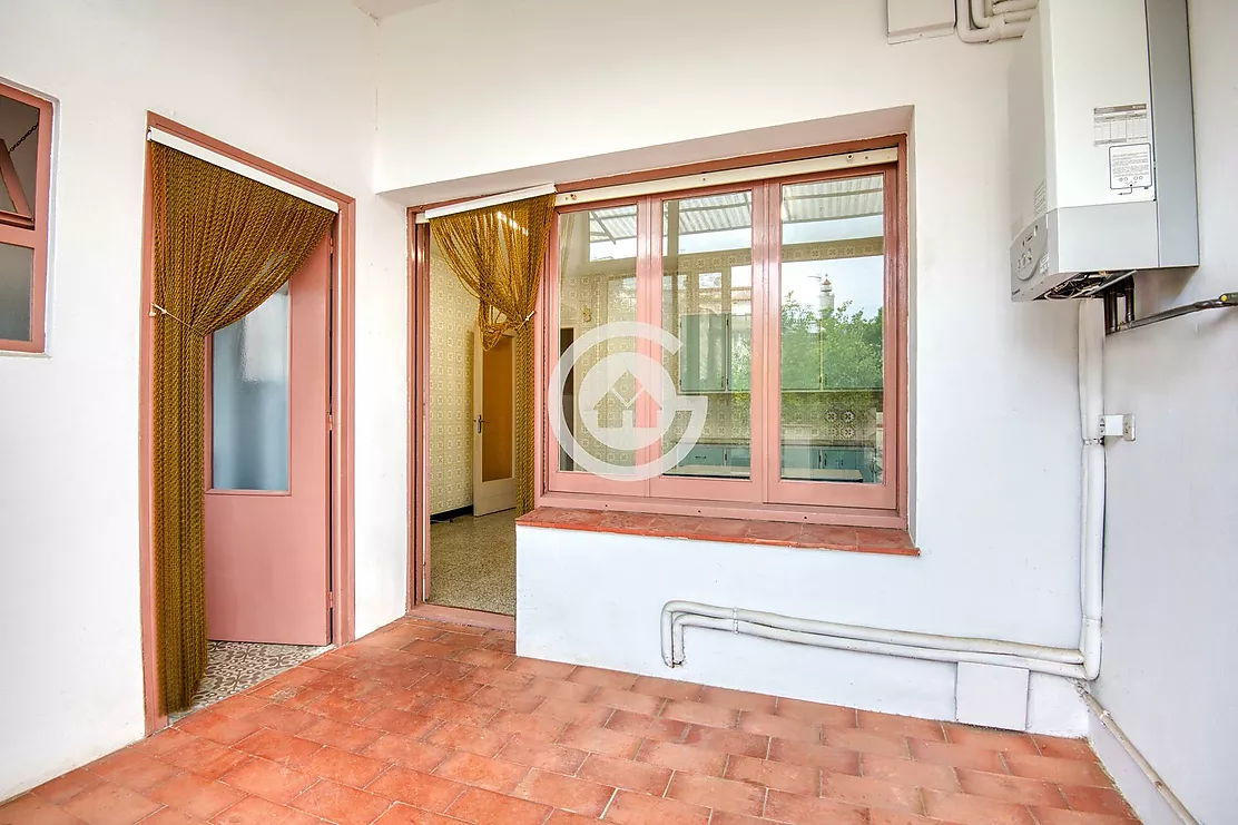 TOWNHOUSE WITH COMMERCIAL PREMISES IN THE CENTRE OF PALAFRUGELL A PROJECT WITH ENDLESS POSSIBILITIES