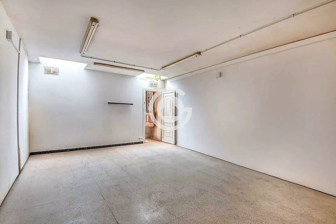 TOWNHOUSE WITH COMMERCIAL PREMISES IN THE CENTRE OF PALAFRUGELL A PROJECT WITH ENDLESS POSSIBILITIES