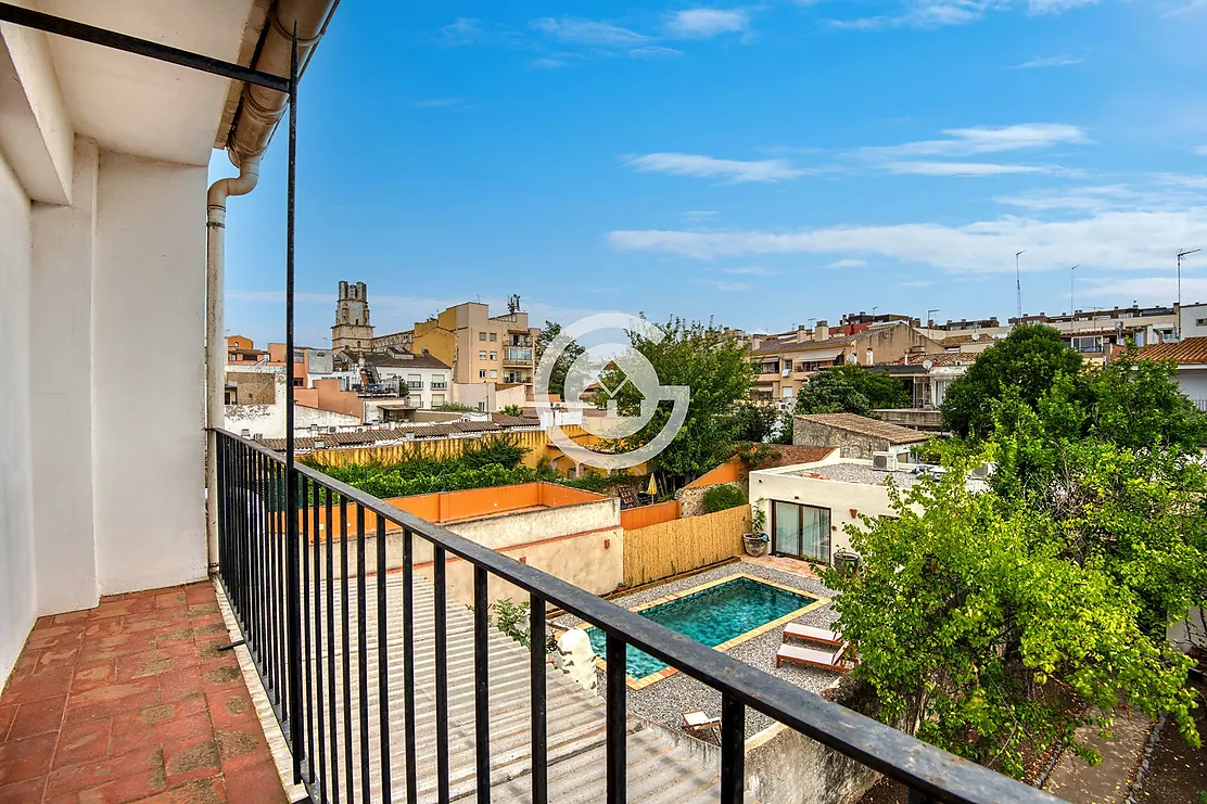 TOWNHOUSE WITH COMMERCIAL PREMISES IN THE CENTRE OF PALAFRUGELL A PROJECT WITH ENDLESS POSSIBILITIES