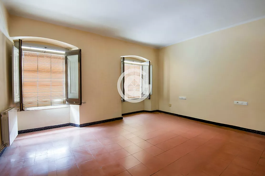TOWNHOUSE WITH COMMERCIAL PREMISES IN THE CENTRE OF PALAFRUGELL A PROJECT WITH ENDLESS POSSIBILITIES