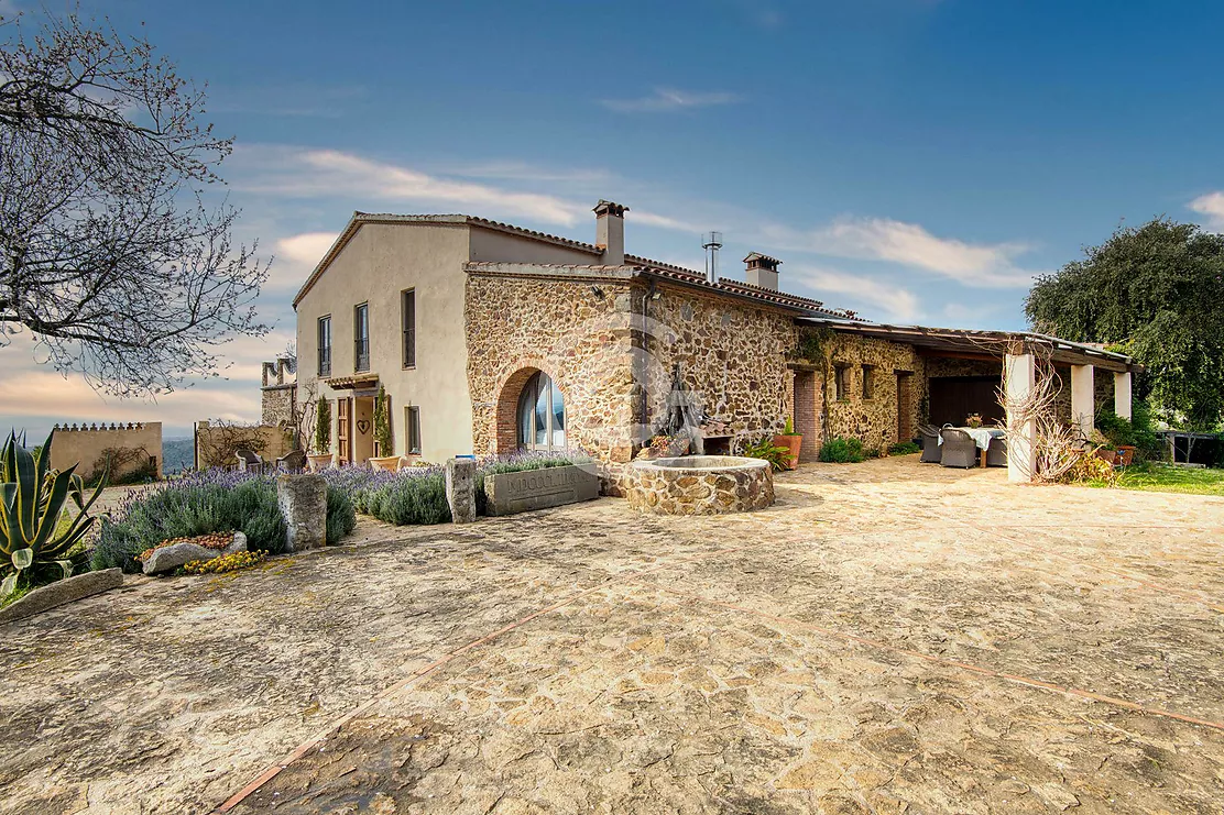 Can Merla, fully renovated 1853 farmhouse