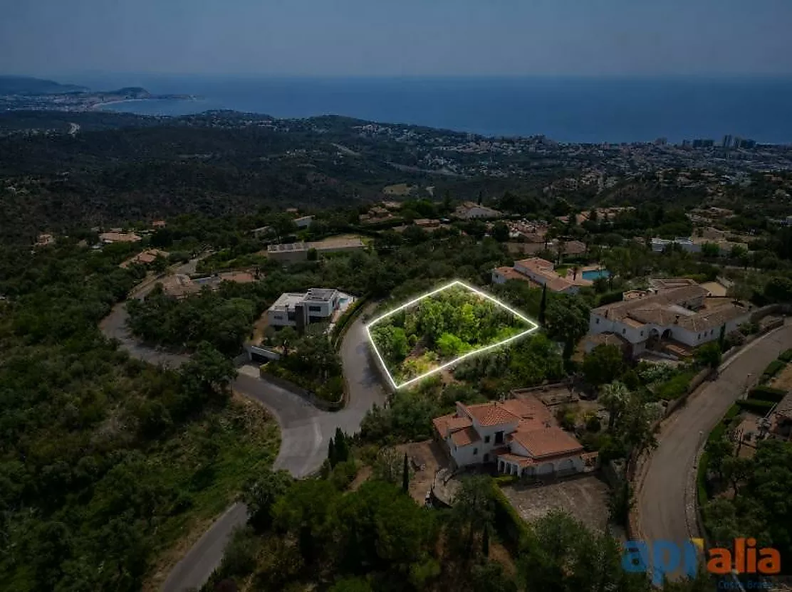 PARCEL.LA EDIFICABLE A LA PRESTIGIOSA URBANITZACIO MAS NOU AMB VISTES AL MAR