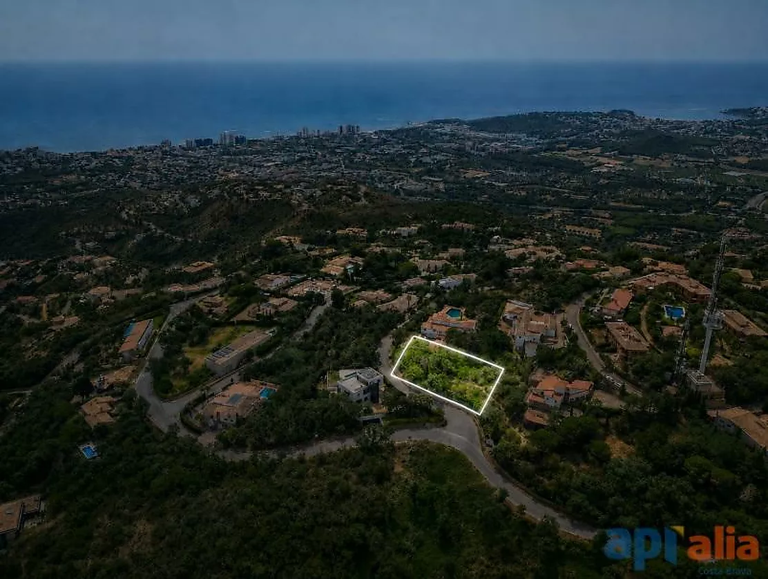 PARCEL.LA EDIFICABLE A LA PRESTIGIOSA URBANITZACIO MAS NOU AMB VISTES AL MAR