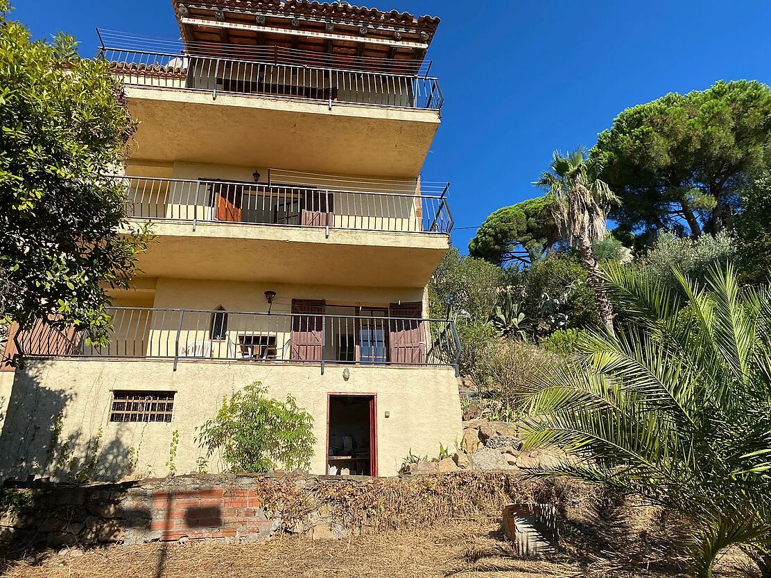 Maison avec 3 étages indépendants