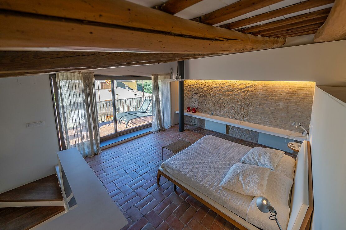 Pour réaliser le rêve de vivre dans une maison de village rénovée de l'Empordà.