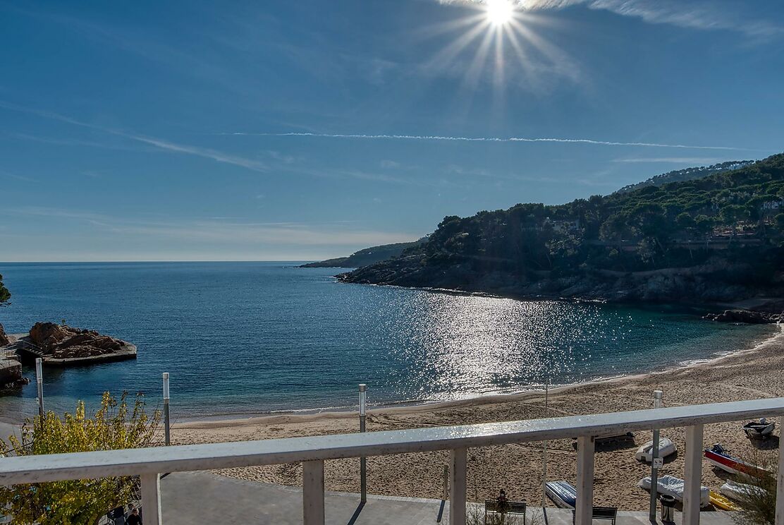 MAISON DE PÊCHEURS EN BORD DE MER À TAMARIU