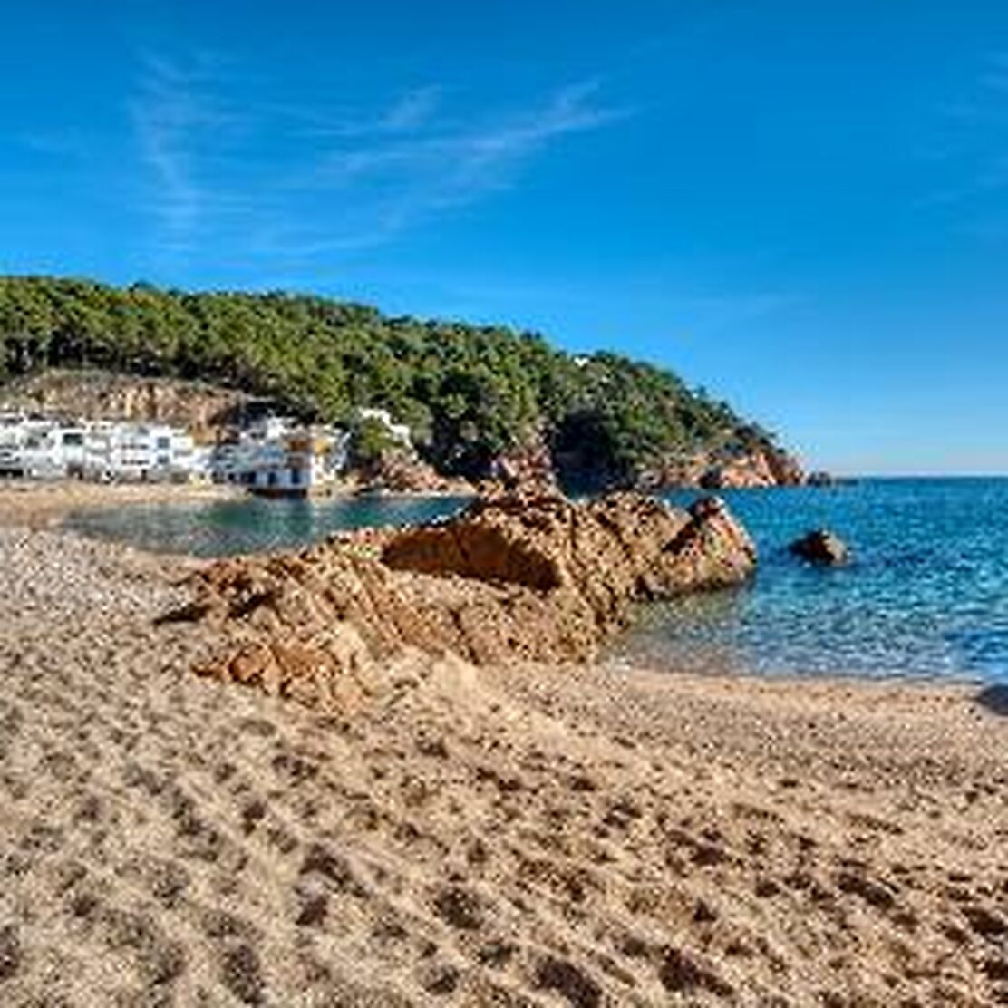 MAISON DE PÊCHEURS EN BORD DE MER À TAMARIU