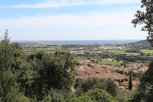 Parcela con  vistas panorámicas  al mar en Calonge