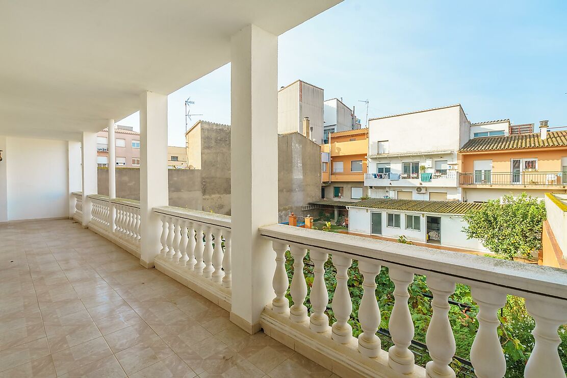 Casa familiar con jardín y garaje en una acogedora zona de Palafrugell.