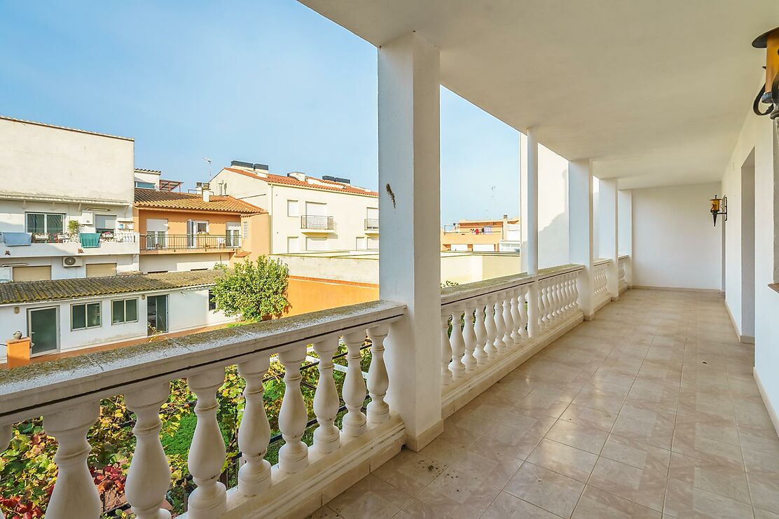 Casa familiar con jardín y garaje en una acogedora zona de Palafrugell.