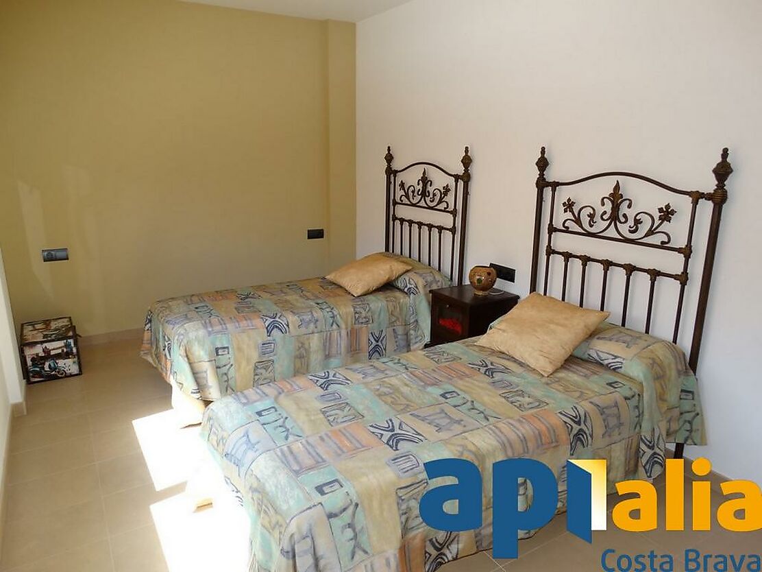 CHALET CON PISCINA Y VISTAS A MAR A 400m DE LA PLAYA