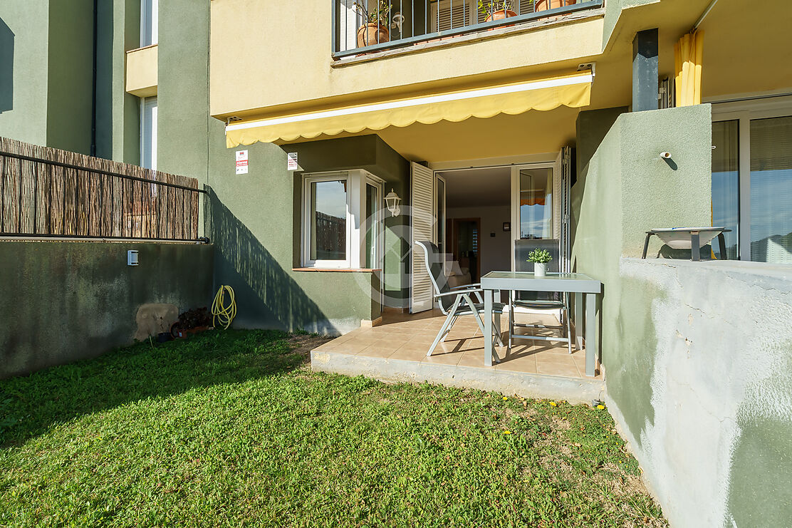 Rez-de-chaussée avec jardin et place de parking à Calella de Palafrugell