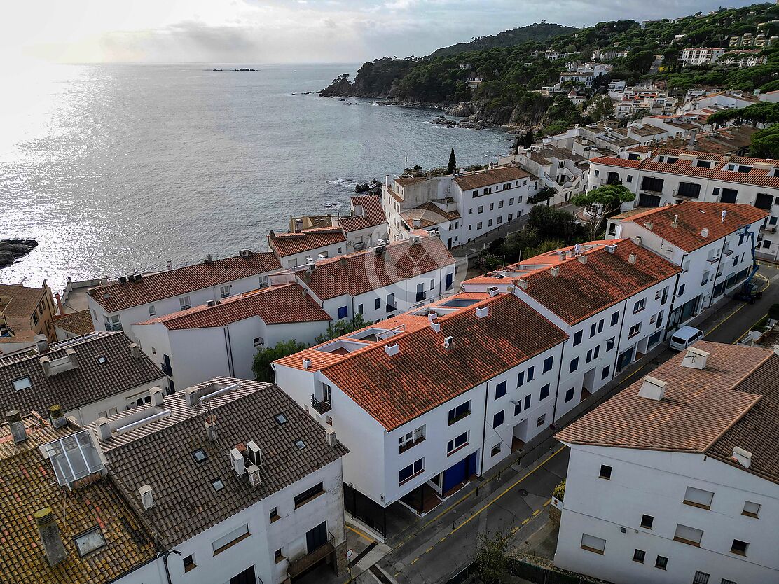 Penthouse avec vue sur la mer à 50 mètres de la plage