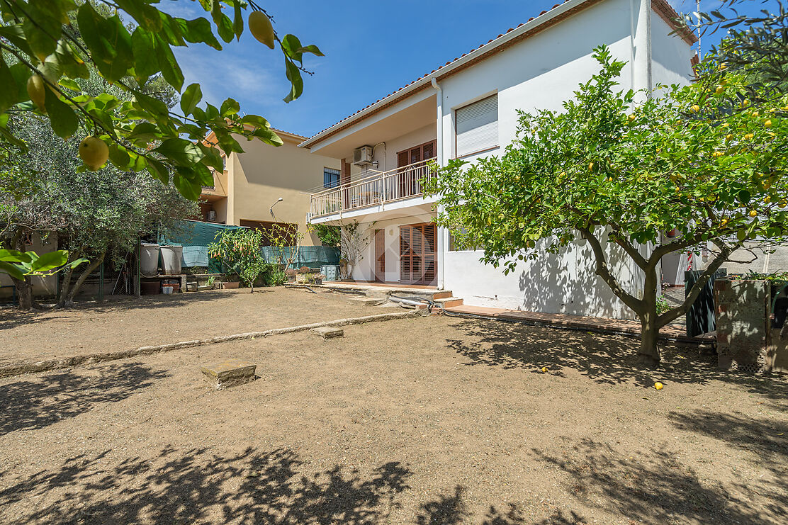 Fantastic detached house in Mas Ambrós.