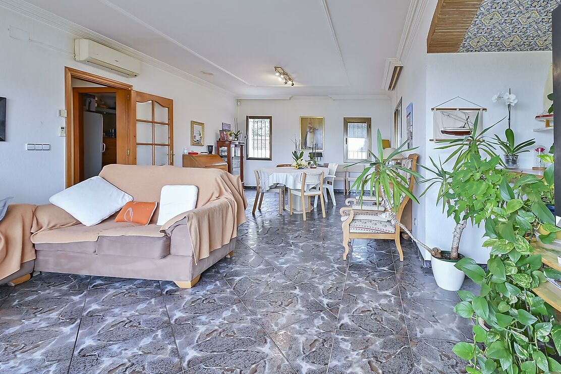 Impressive chalet a short distance from the beach, located in Calonge.