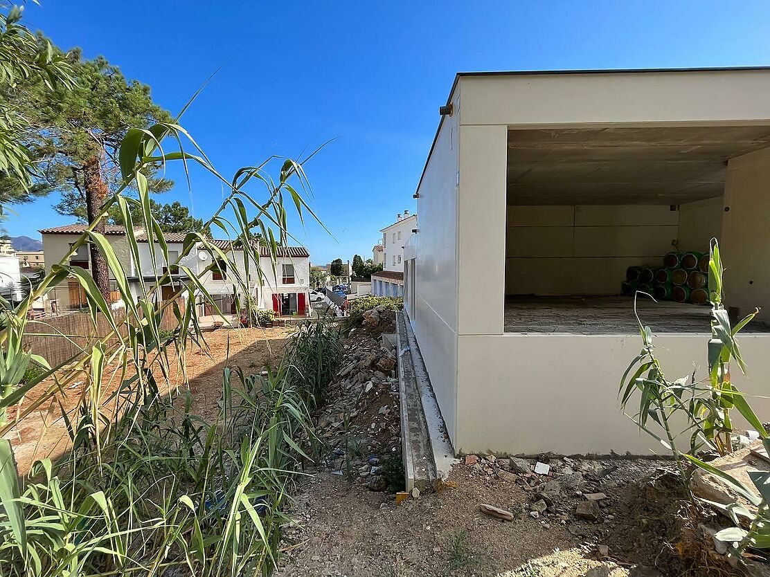 OBRA NUEVA LLANÇÀ CON VISTAS AL MAR