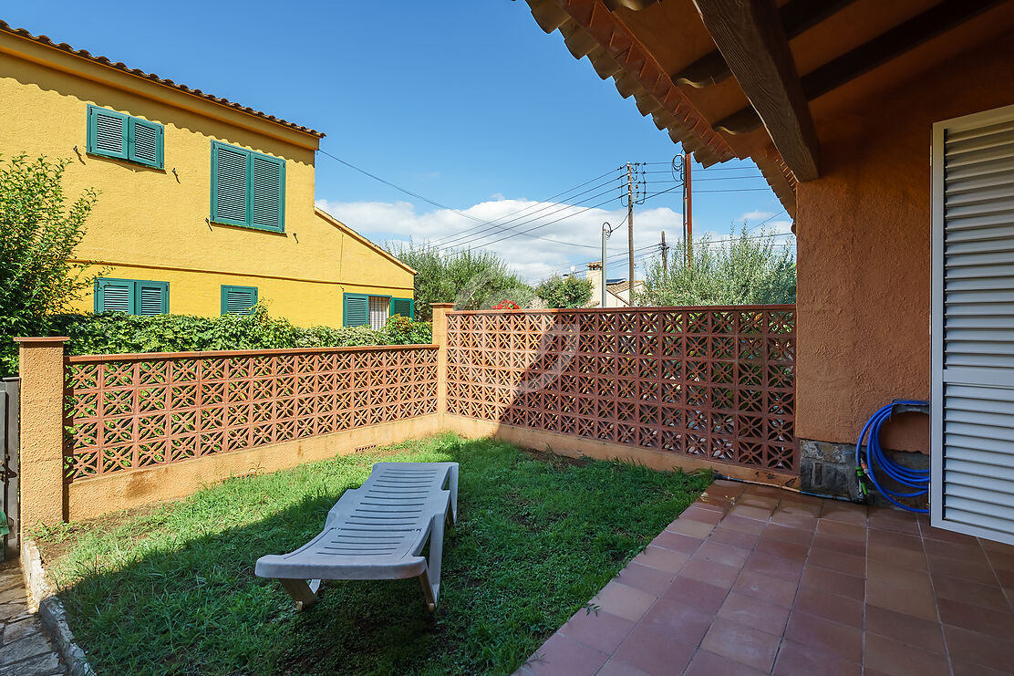 IMPECABLE CASA ADOSSADA A CALELLA DE PALAFRUGELL.