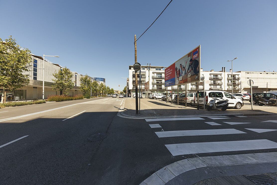 SOLAR EN VENDA - GIRONA EIXAMPLE SUD / ZONA HIPERCOR