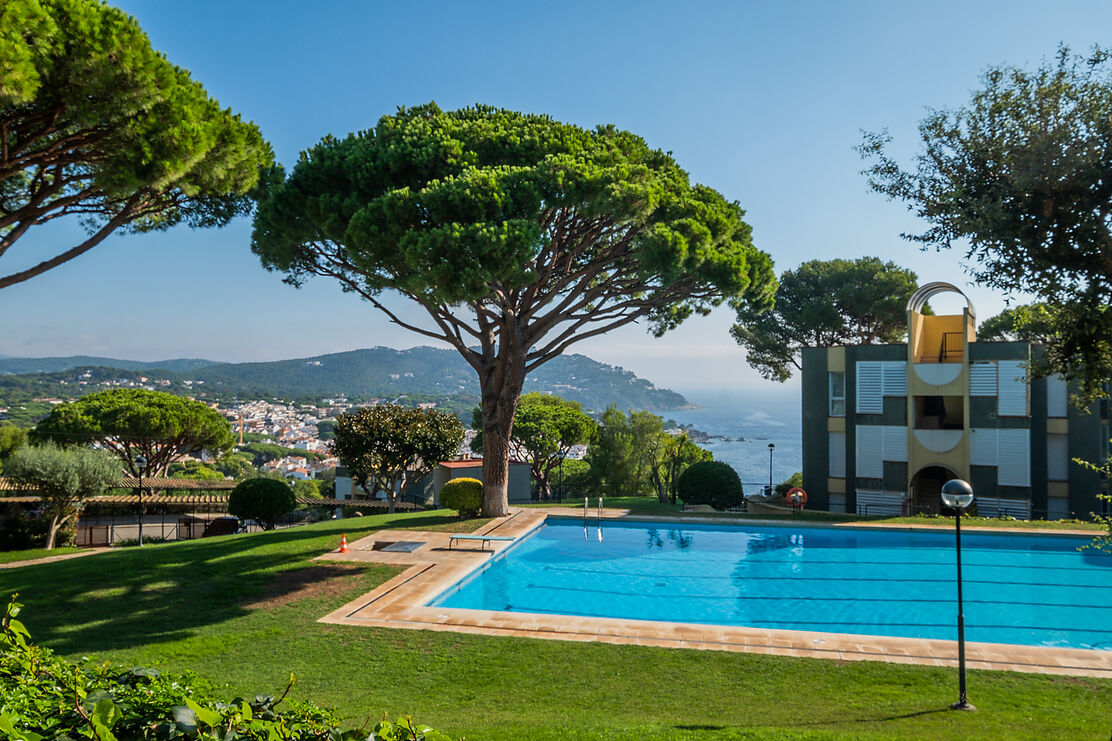 PLANTA BAJA SITUADA EN UNA DE LAS MEJORES COMUNIDADES DE CALELLA DE PALAFRUGELL