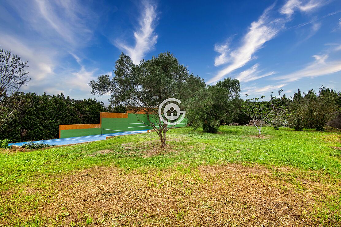 Beautiful countryside house with tennis court and swimming pool for sale in Palafrugell
