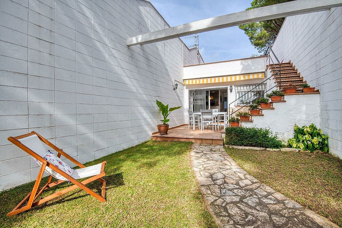 House with garden in the central Politur urbanization of Playa de Aro