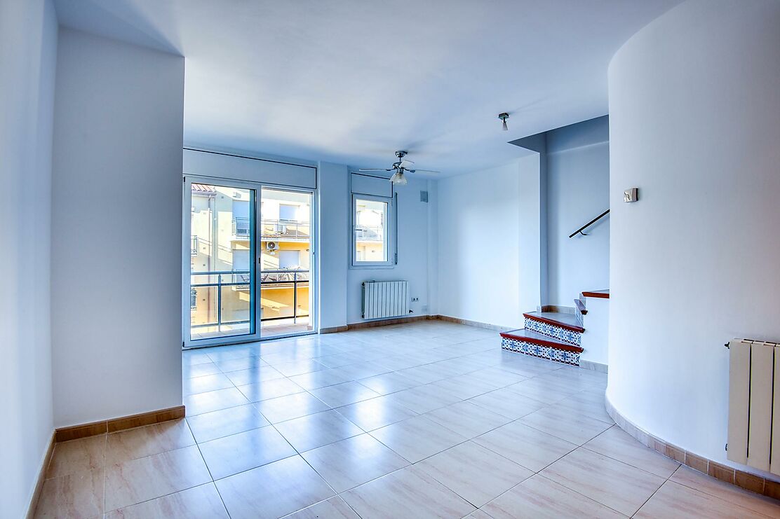 Nice duplex in Palafrugell, 3 bedrooms, parking and storage room.