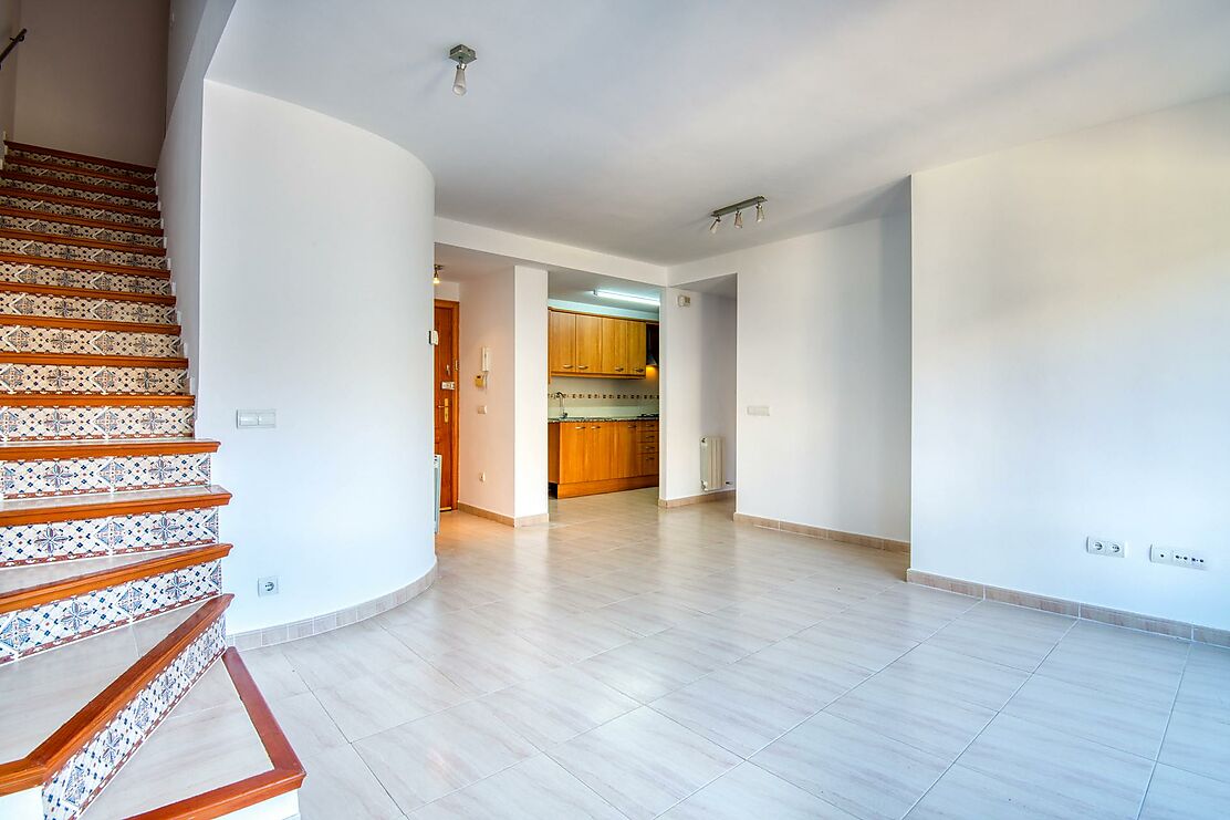 Nice duplex in Palafrugell, 3 bedrooms, parking and storage room.