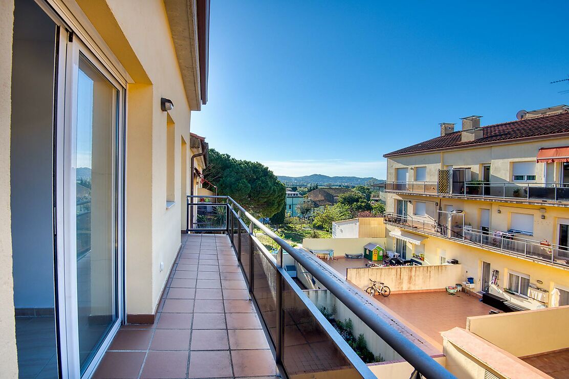 Joli duplex à Palafrugell, 3 chambres, parking et une cave.